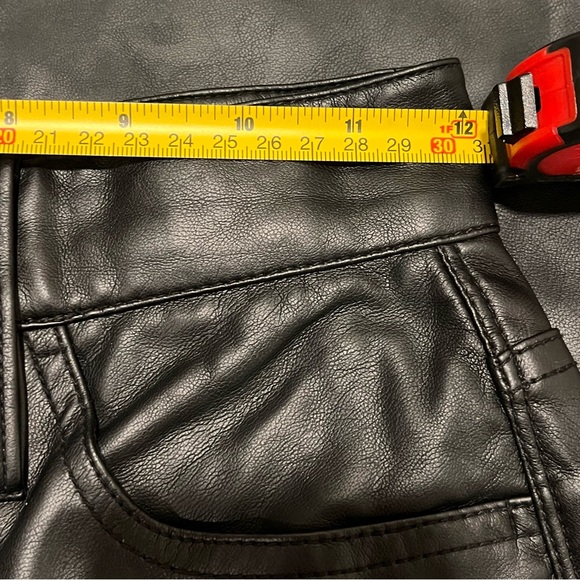 Madewell The Perfect Vintage Straight Jean Faux Leather Edition in Black Size 23 - Picture 8 of 15